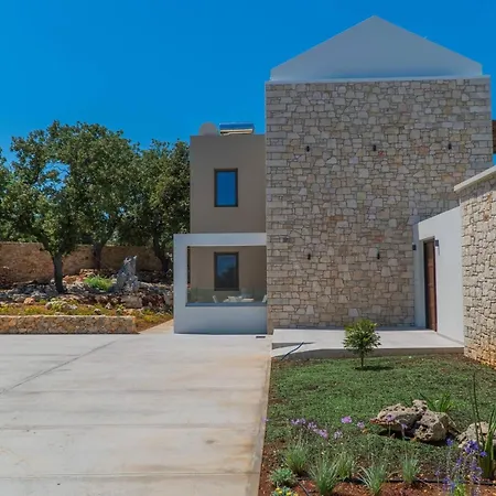 Brevis - Premium 15km From The Villa *