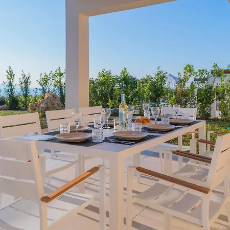 Brevis - Premium 15km From The Vederoi